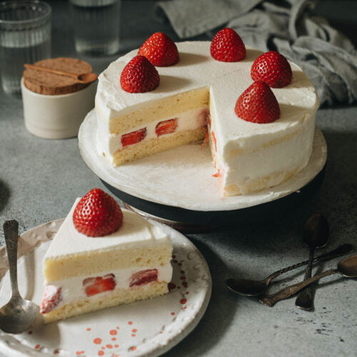 /en/products/strawberry-cake